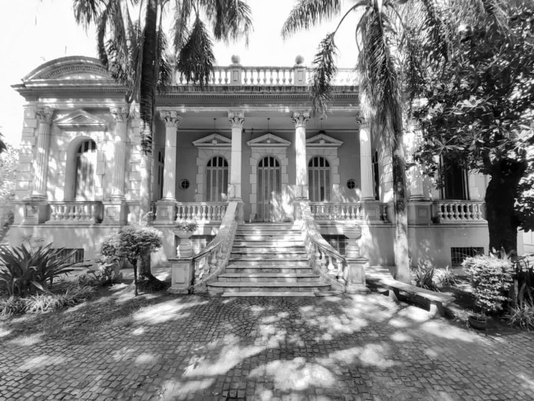 Alianza Francesa – “Ex casa del director del FFCC Francés”